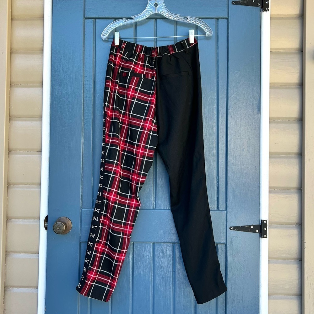 Hot Topic Plaid Pants Women's Small Black & Red Split Leg High Rise Women’s Size - Picture 2 of 8